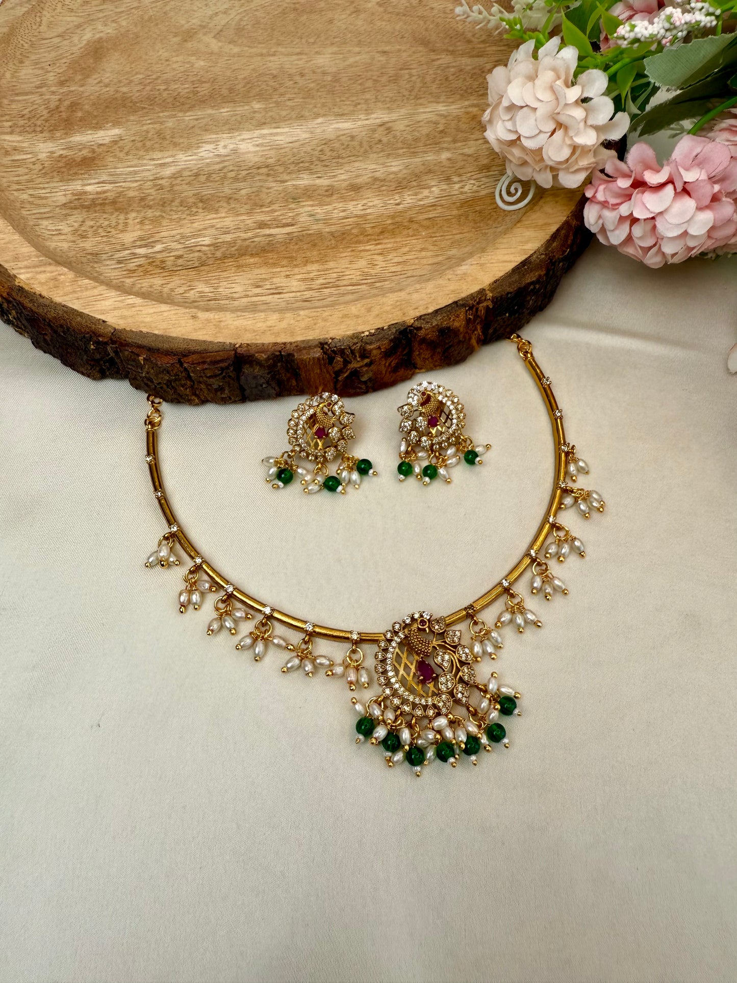 Peacock Design AD Pearl Hasli Set