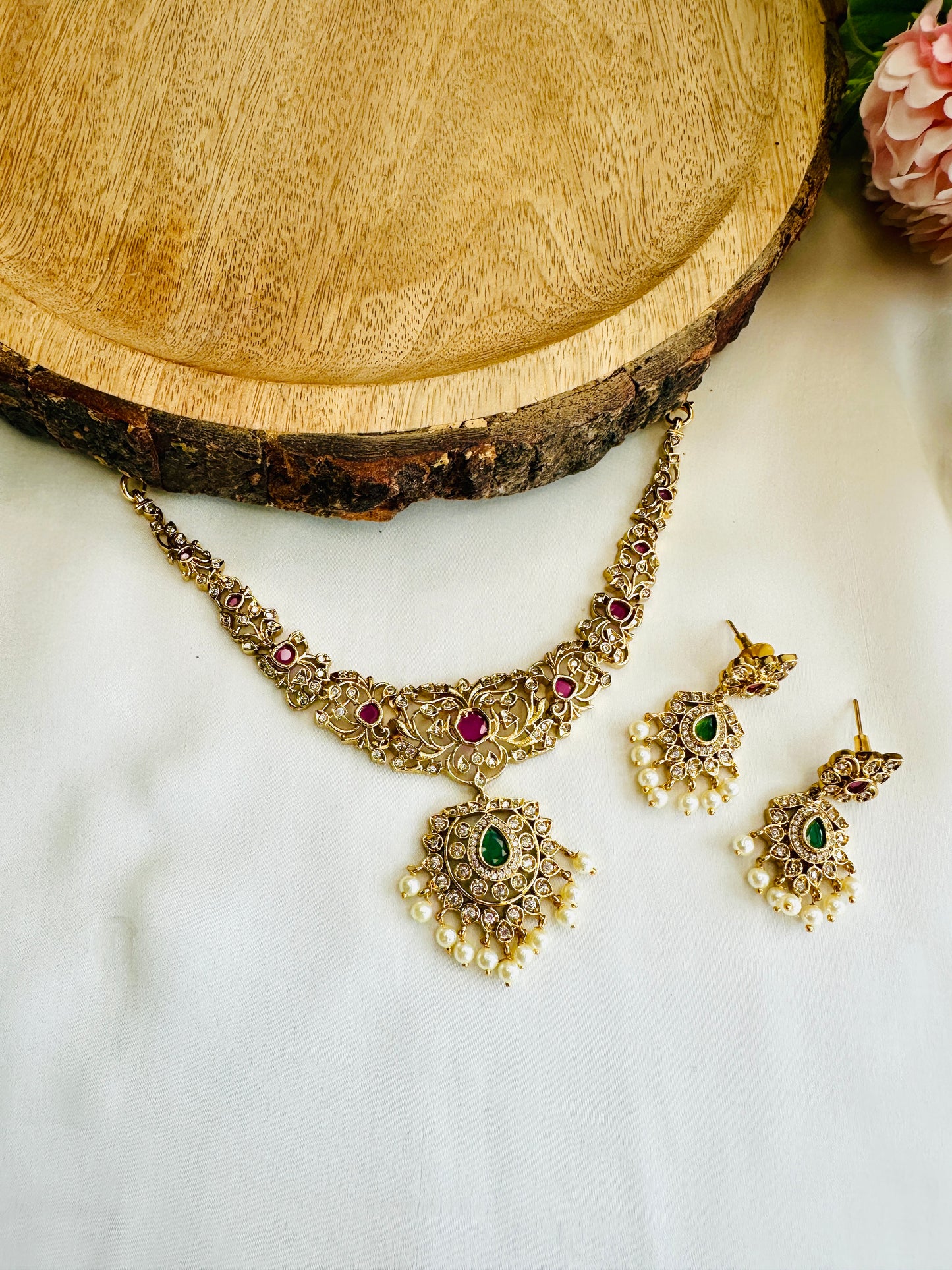 Intricate Design Temple Finish Necklace Set