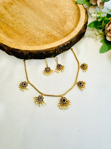 Blue Five Flower Necklace Set