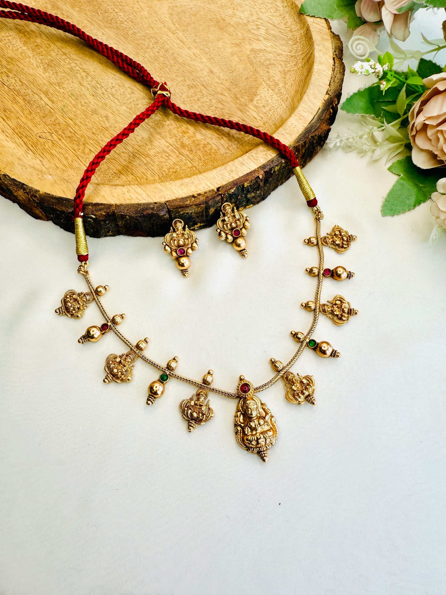 Lakshmi Ji Motif Necklace Set
