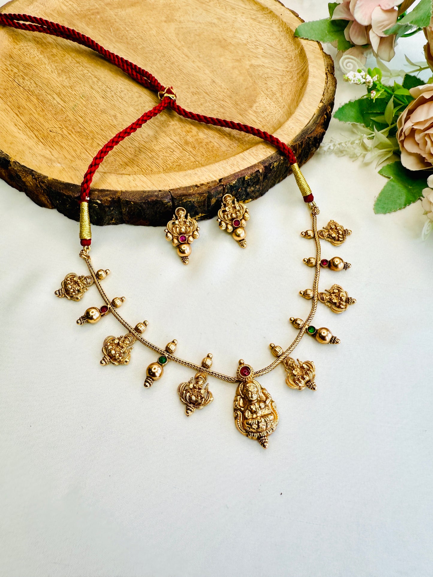 Lakshmi Ji Motif Necklace Set