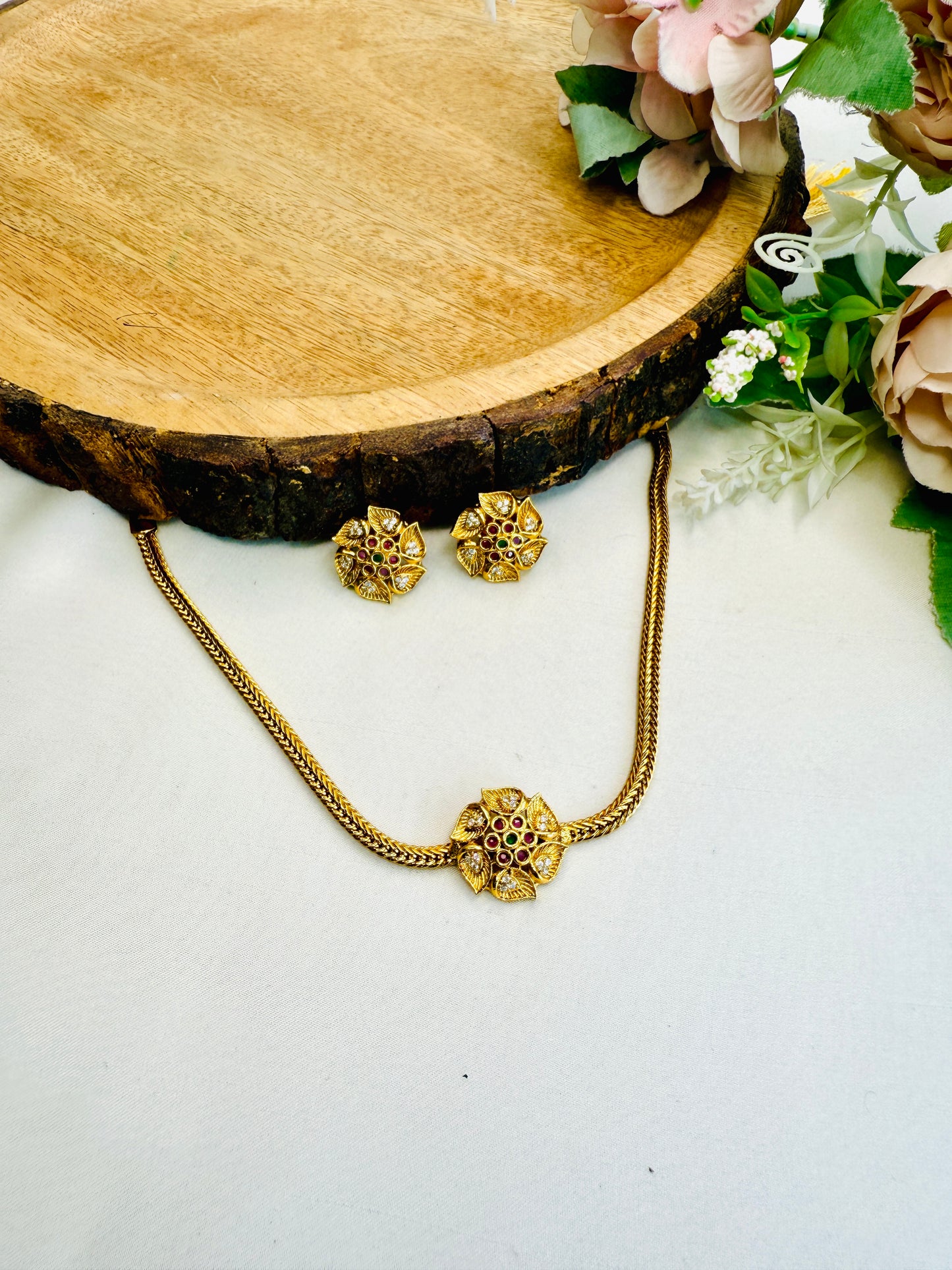 Single Flower Choker Set