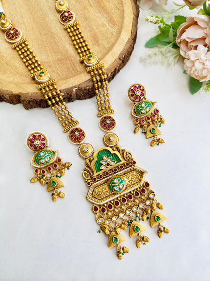 Temple Necklace Without God motif