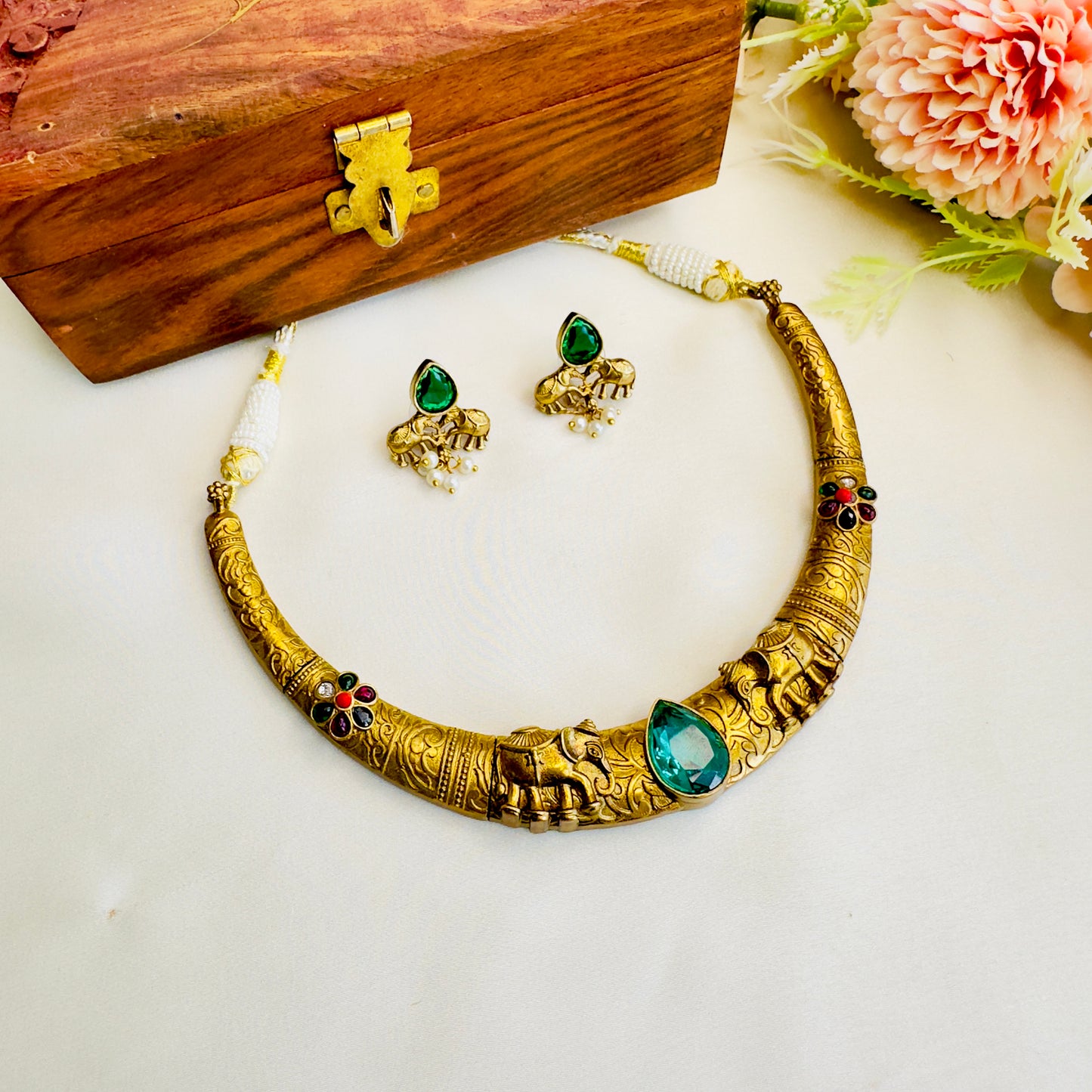Apala polish Nandi Motif Hasli