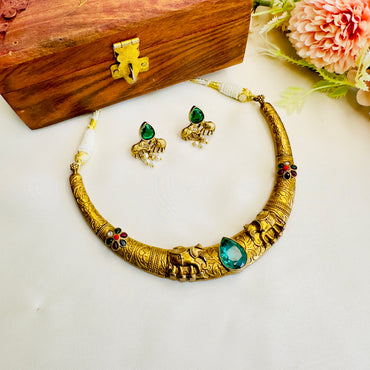 Apala polish Nandi Motif Hasli