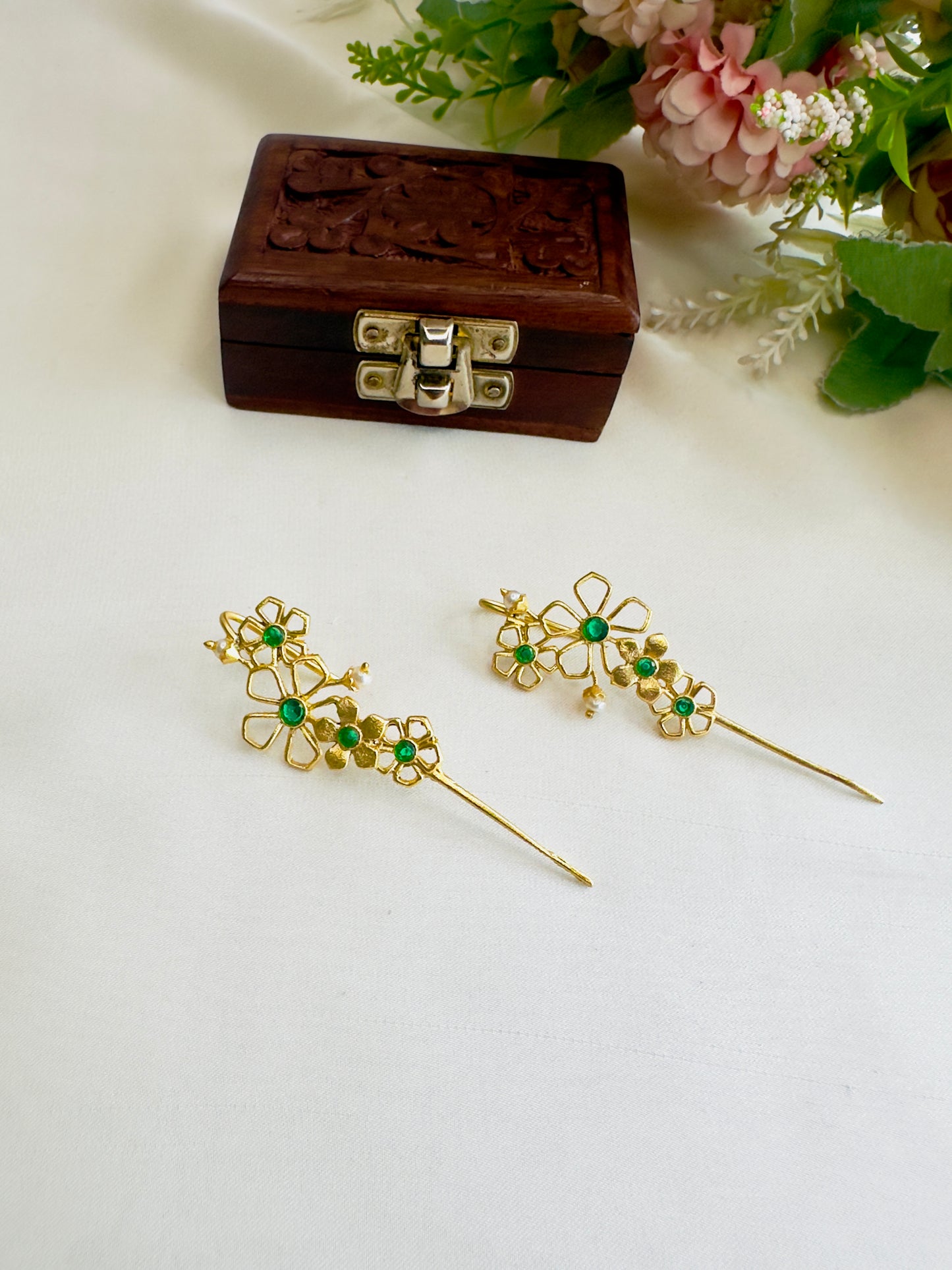 Flower Design Pin Bugadi