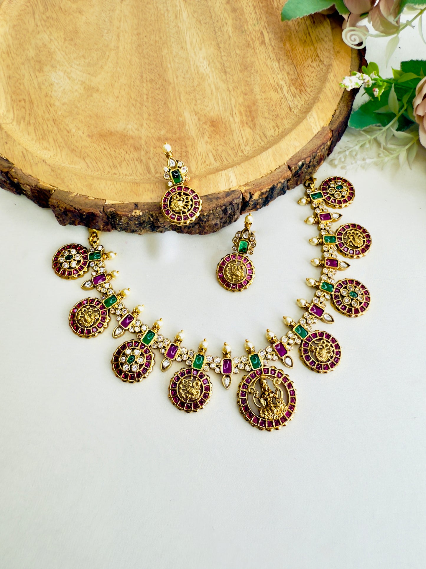 Kemp Jadau Lakshmi Motif Necklace Set