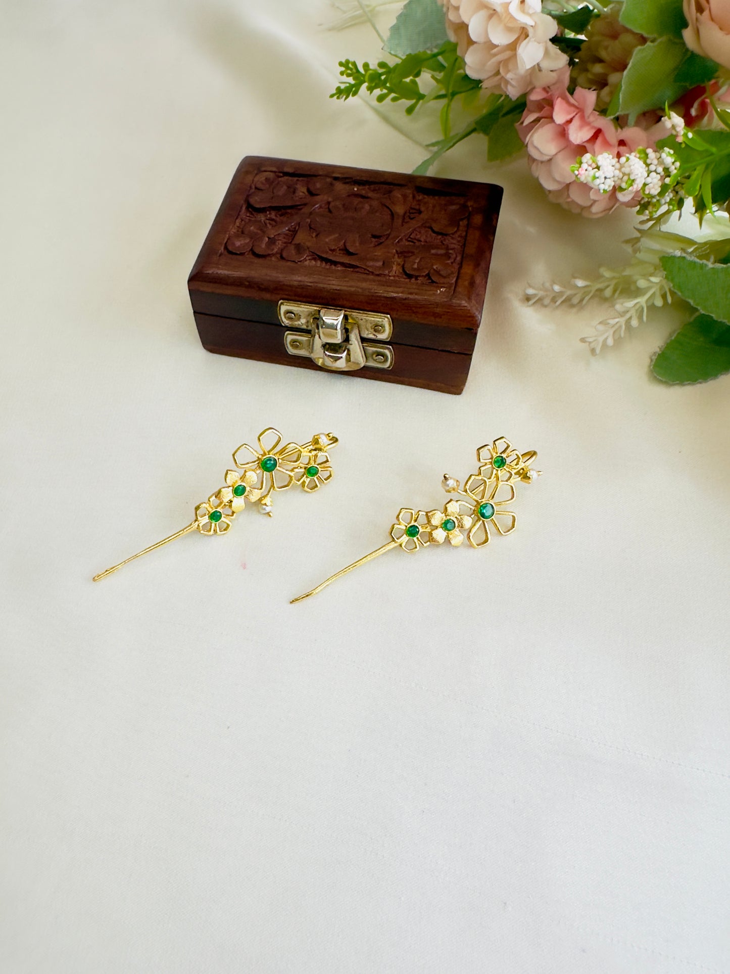 Flower Design Pin Bugadi