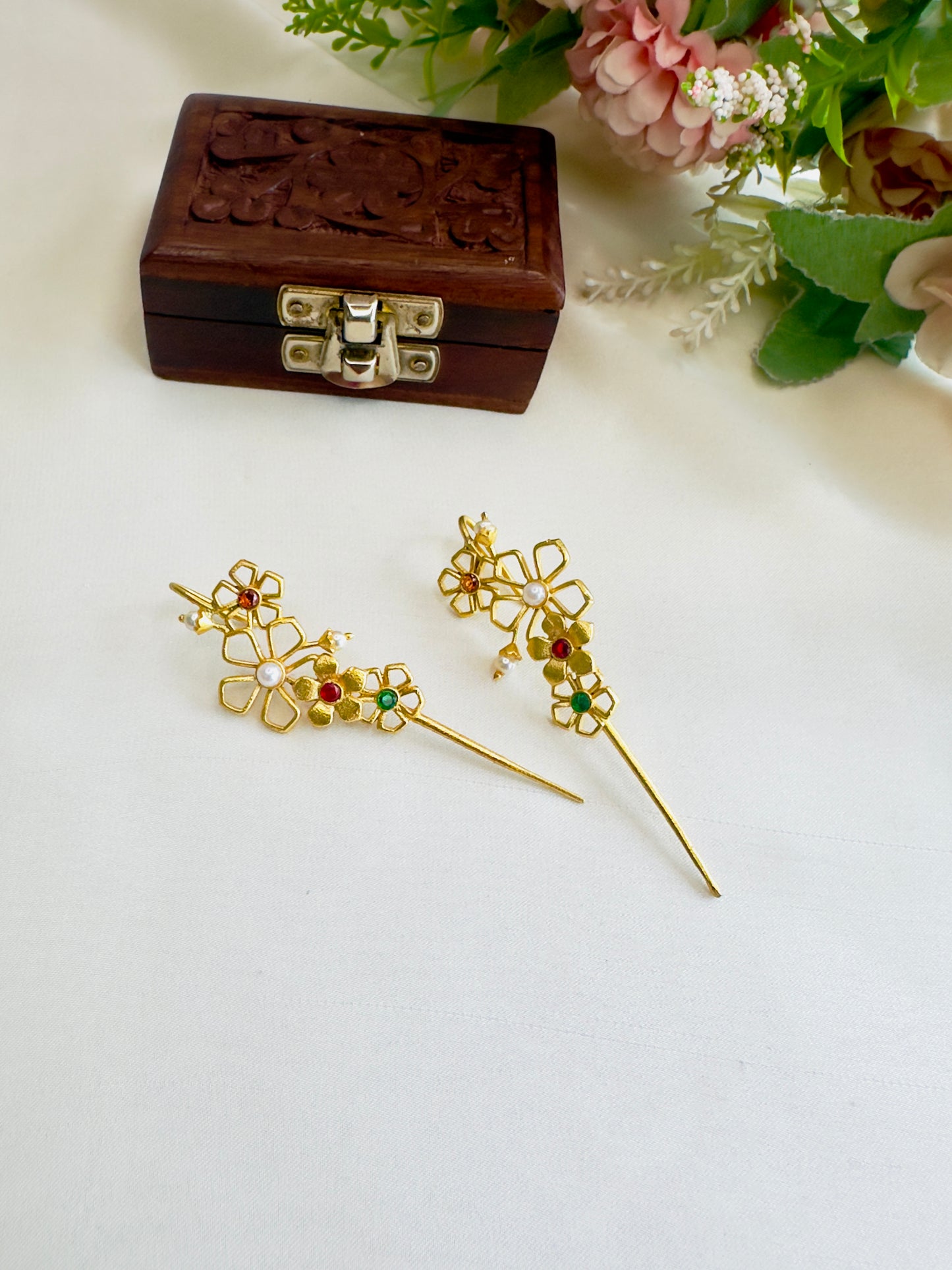 Flower Design Pin Bugadi