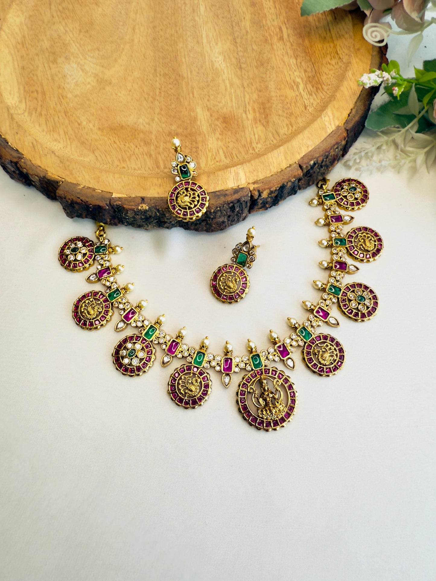 Kemp Jadau Lakshmi Motif Necklace Set