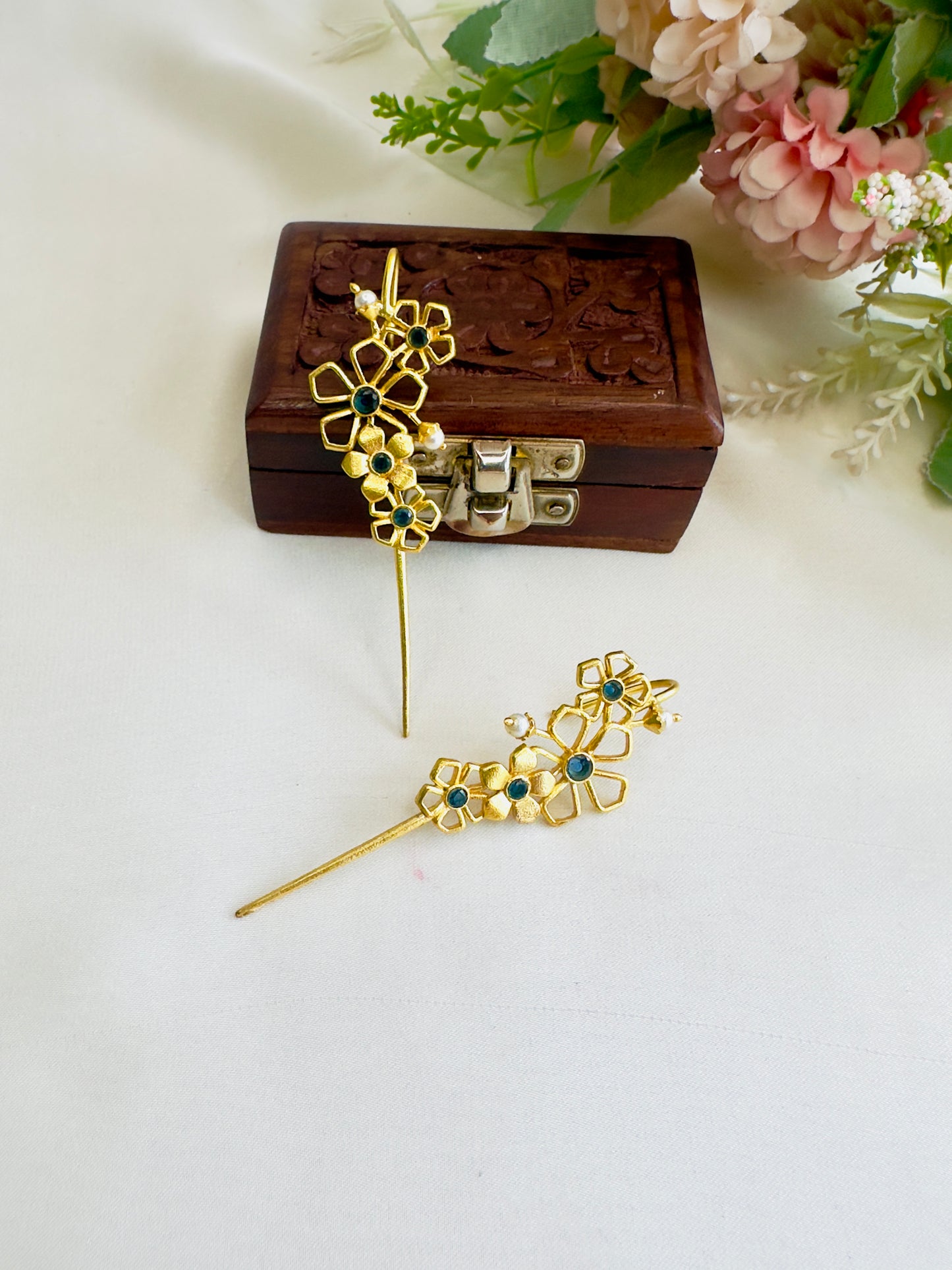 Flower Design Pin Bugadi
