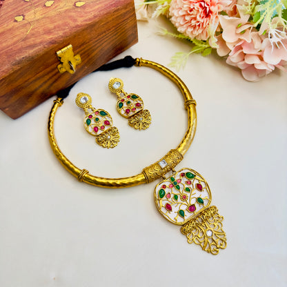 Beautiful Inlay work Hasli with Earrings