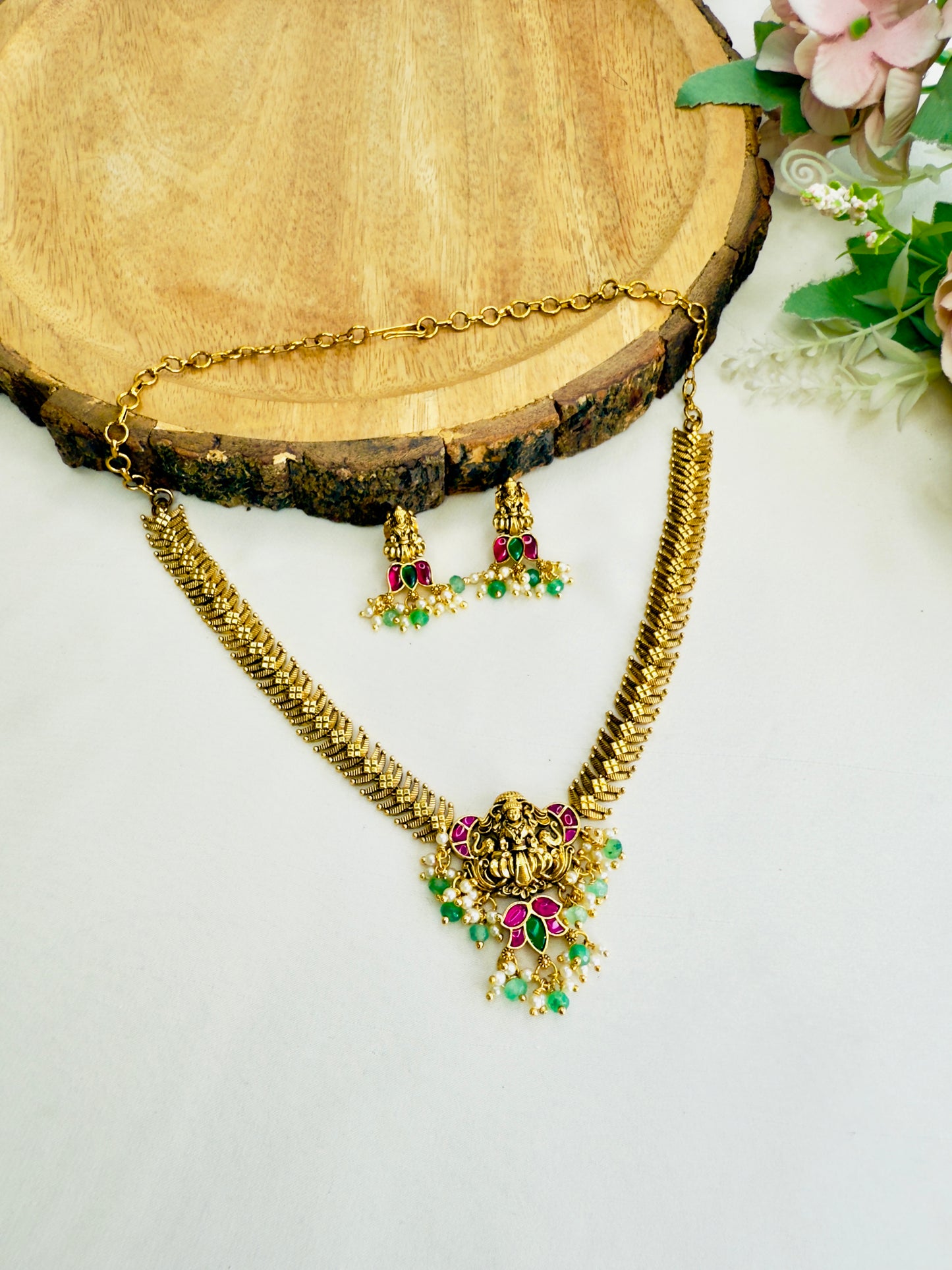 Jadau Lakshmi Necklace Set