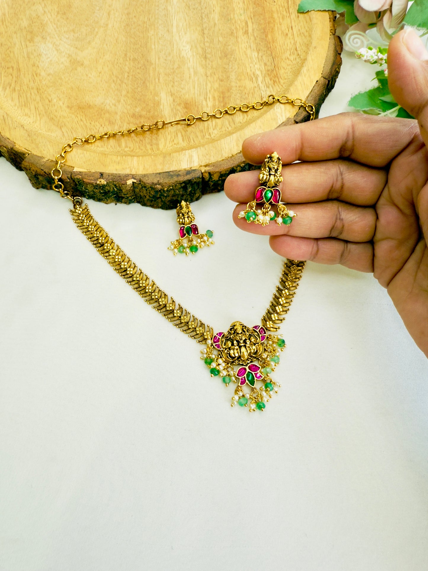 Jadau Lakshmi Necklace Set