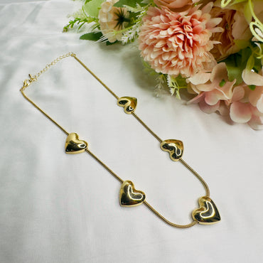 Five Hearts chain