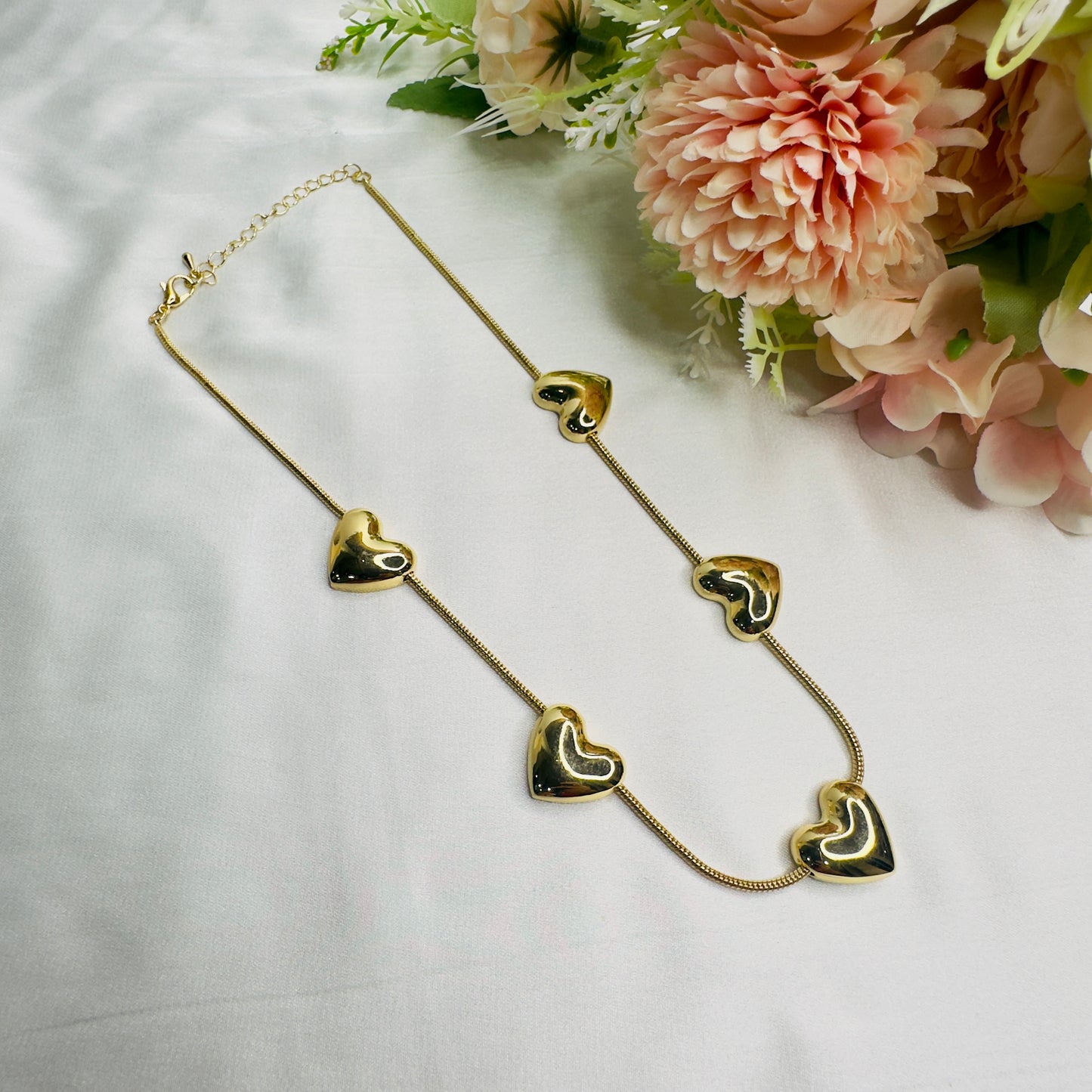 Five Hearts chain