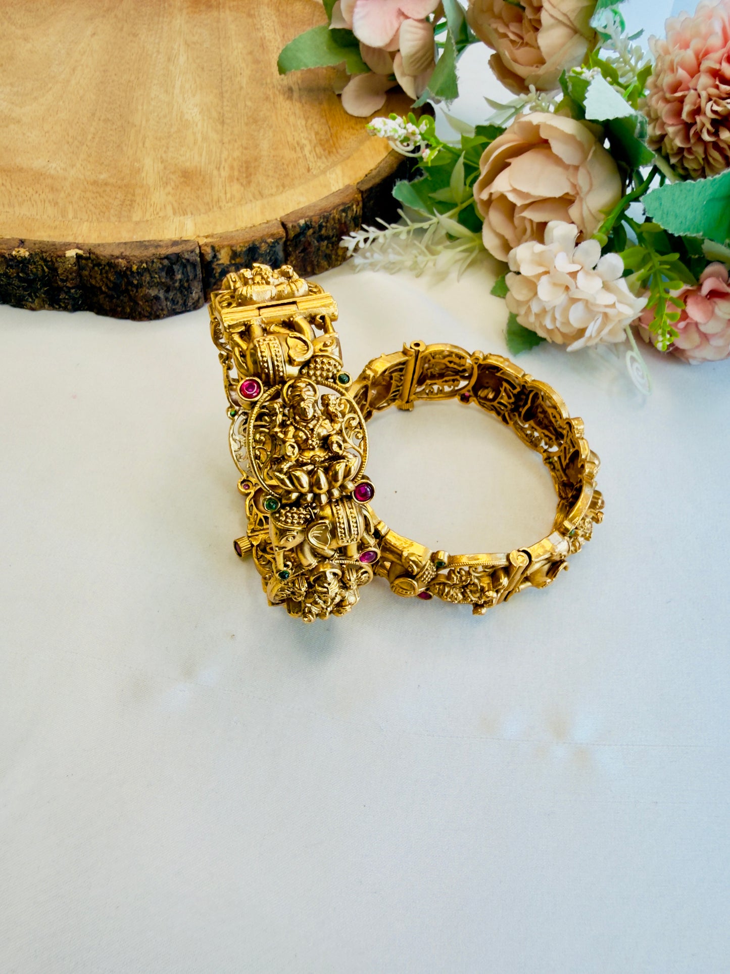 Lakshmi ji Motif Bangles