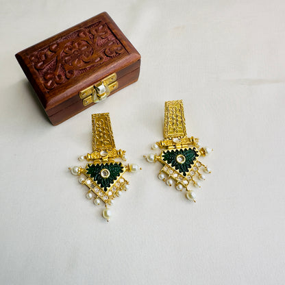 Golden Tone Kundan Carving Stone Earrings