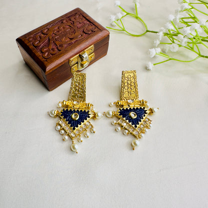 Golden Tone Kundan Carving Stone Earrings