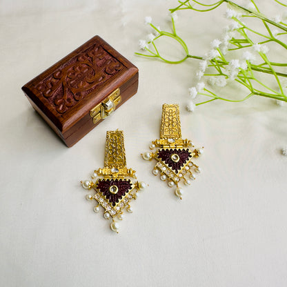 Golden Tone Kundan Carving Stone Earrings