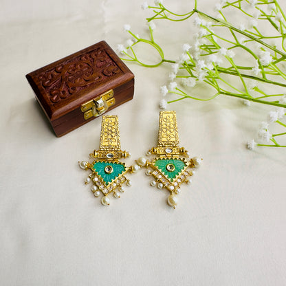 Golden Tone Kundan Carving Stone Earrings