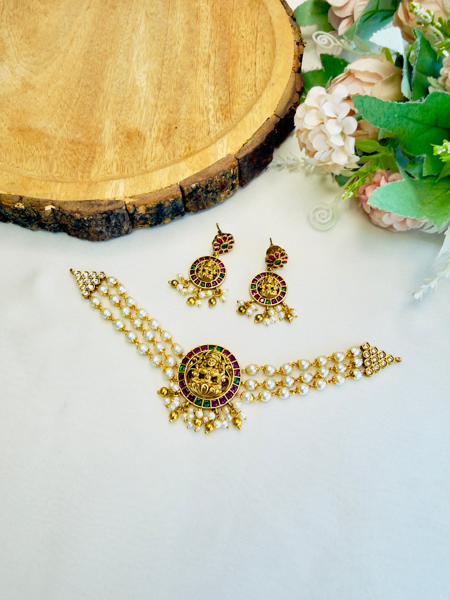 Laxmi Ji Motif Pearl Choker Set