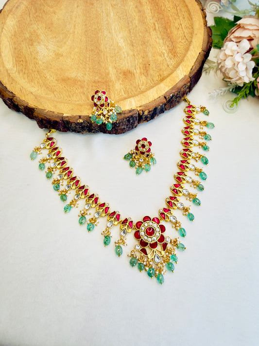 Jadau Flower Design Necklace Set