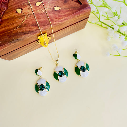 Stainless Steel Green and White Enameled Chain Pendant Set