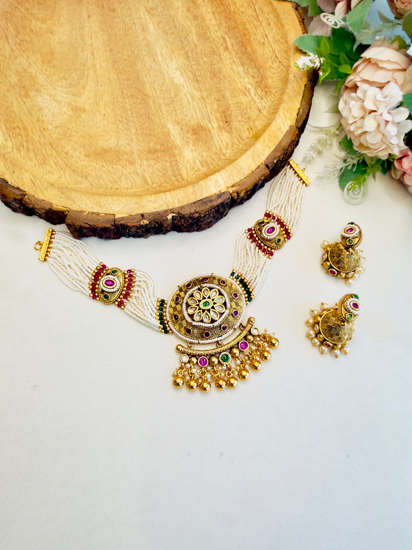 Beautiful bold pendant choker set