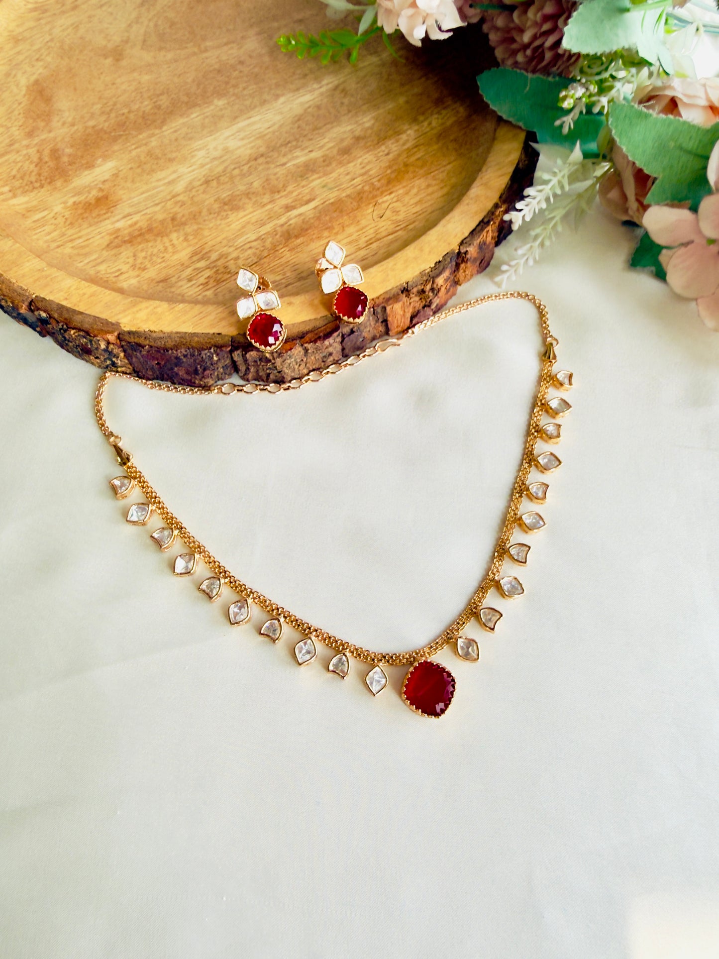 Silver Foiled Kundan Sleek Necklace Set