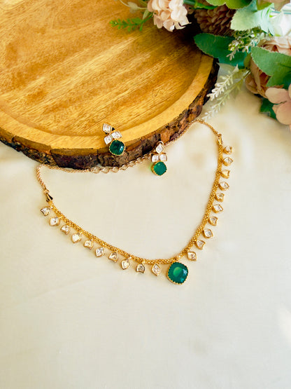 Silver Foiled Kundan Sleek Necklace Set