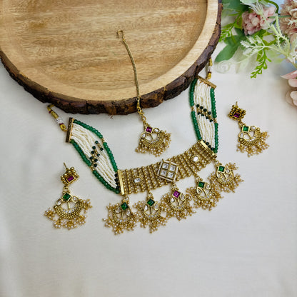 Multicolor Set With Mang Tika