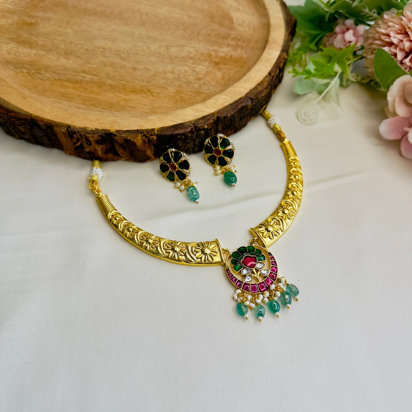 Green Jadau Flower Design Necklace Set