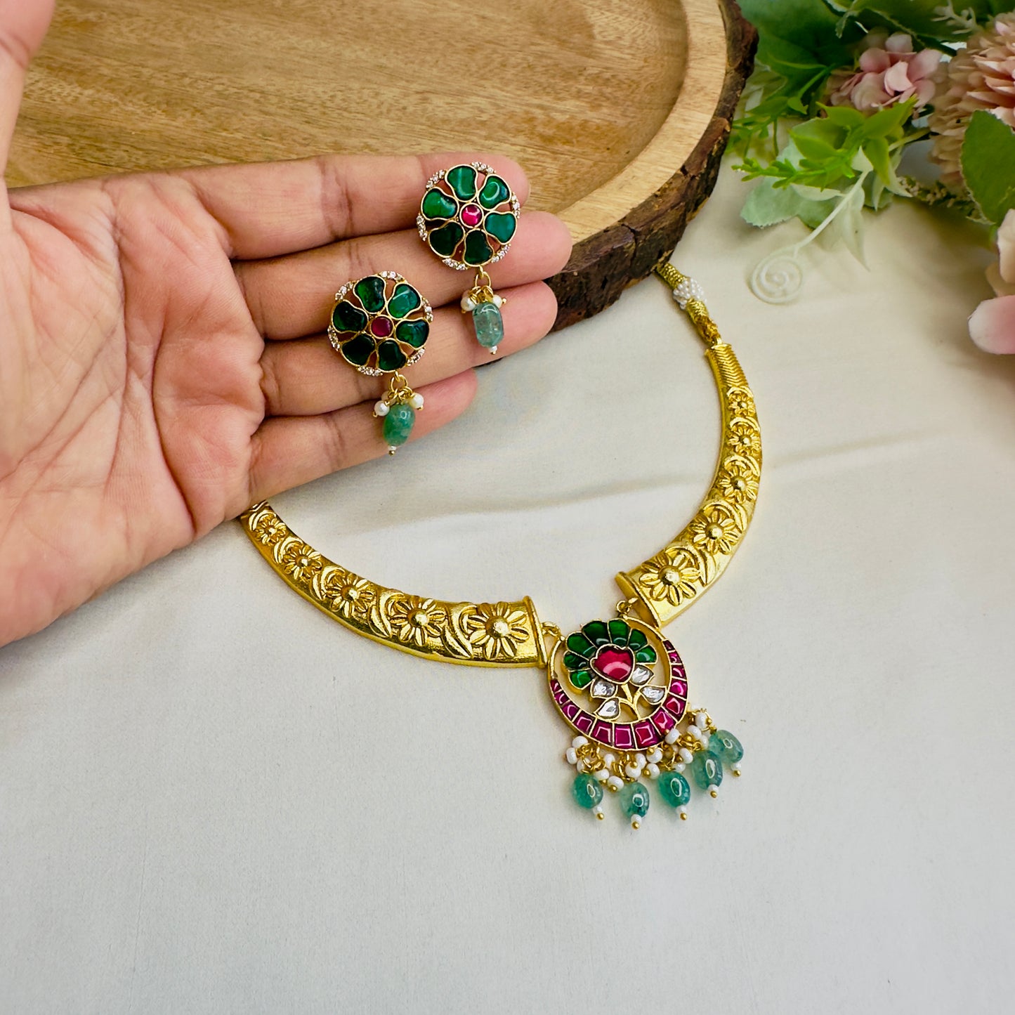 Green Jadau Flower Design Necklace Set