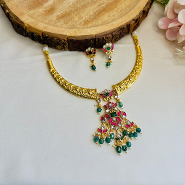 Hasli Pattern Jadau Pendant Necklace Set