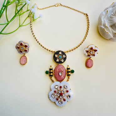 Monalisa Kundan Fusion Hasli with earrings