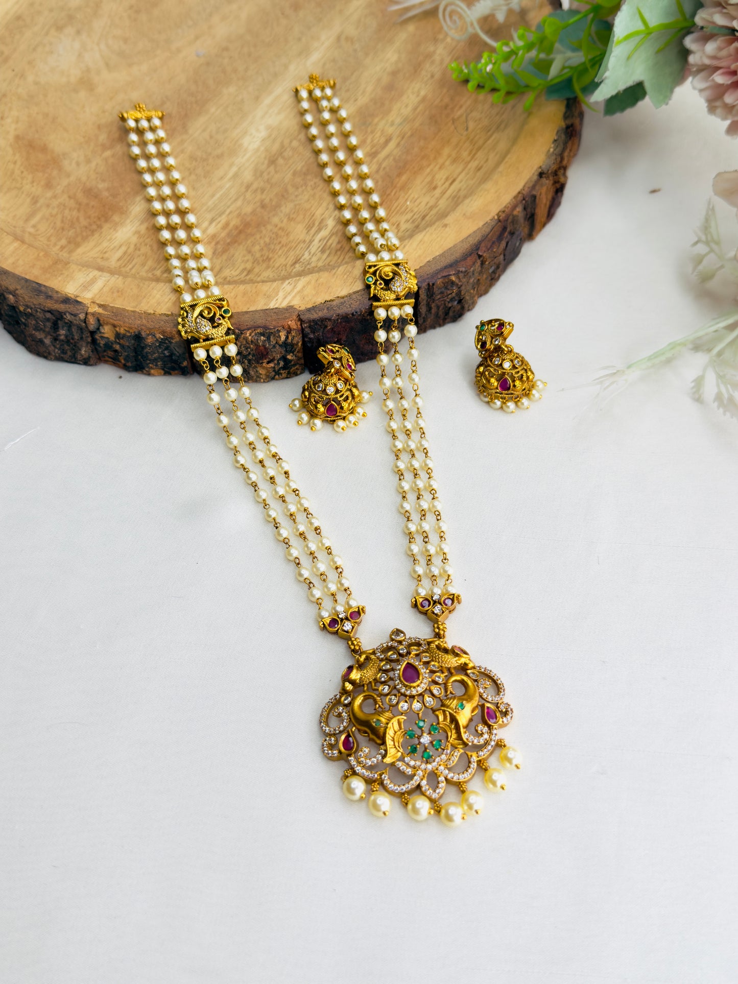 Elephant Motif Mid Length Necklace Set