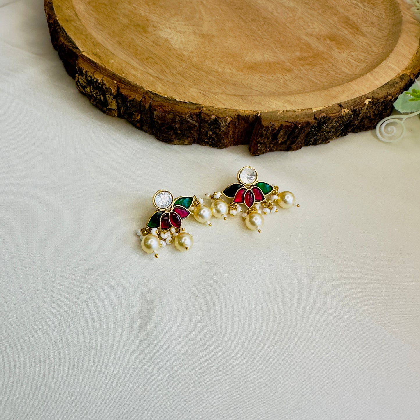 Four Layer Pearl Mala with Jadau Pendant Set