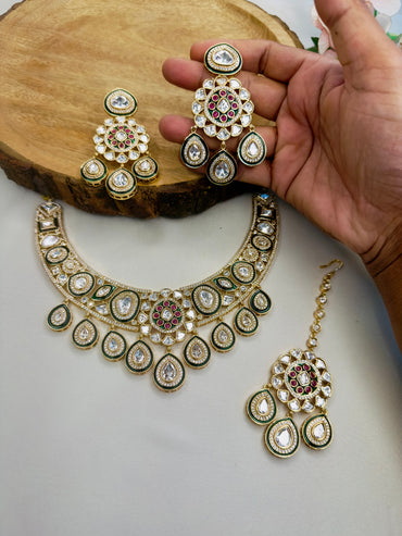 Beautiful Moissanite set with Mangtika