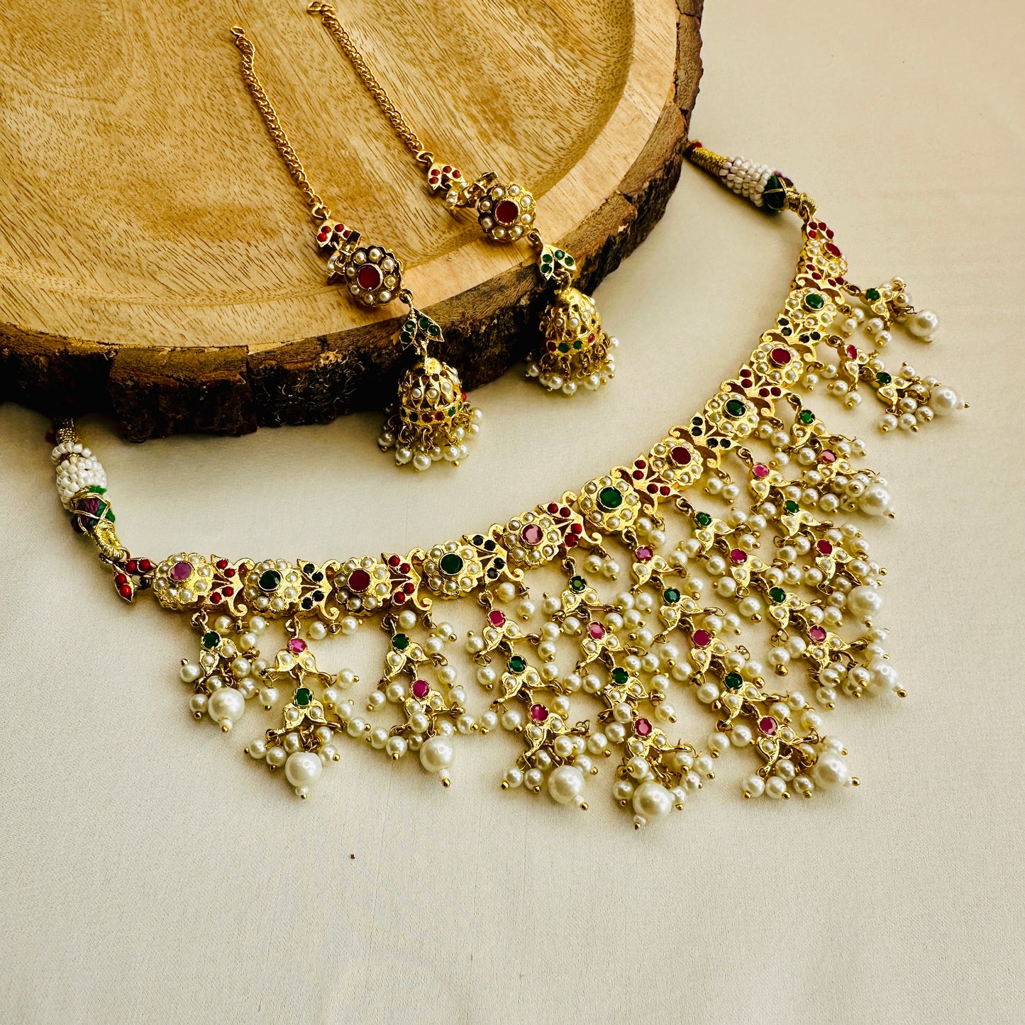 Beautiful Jadau Necklace Set