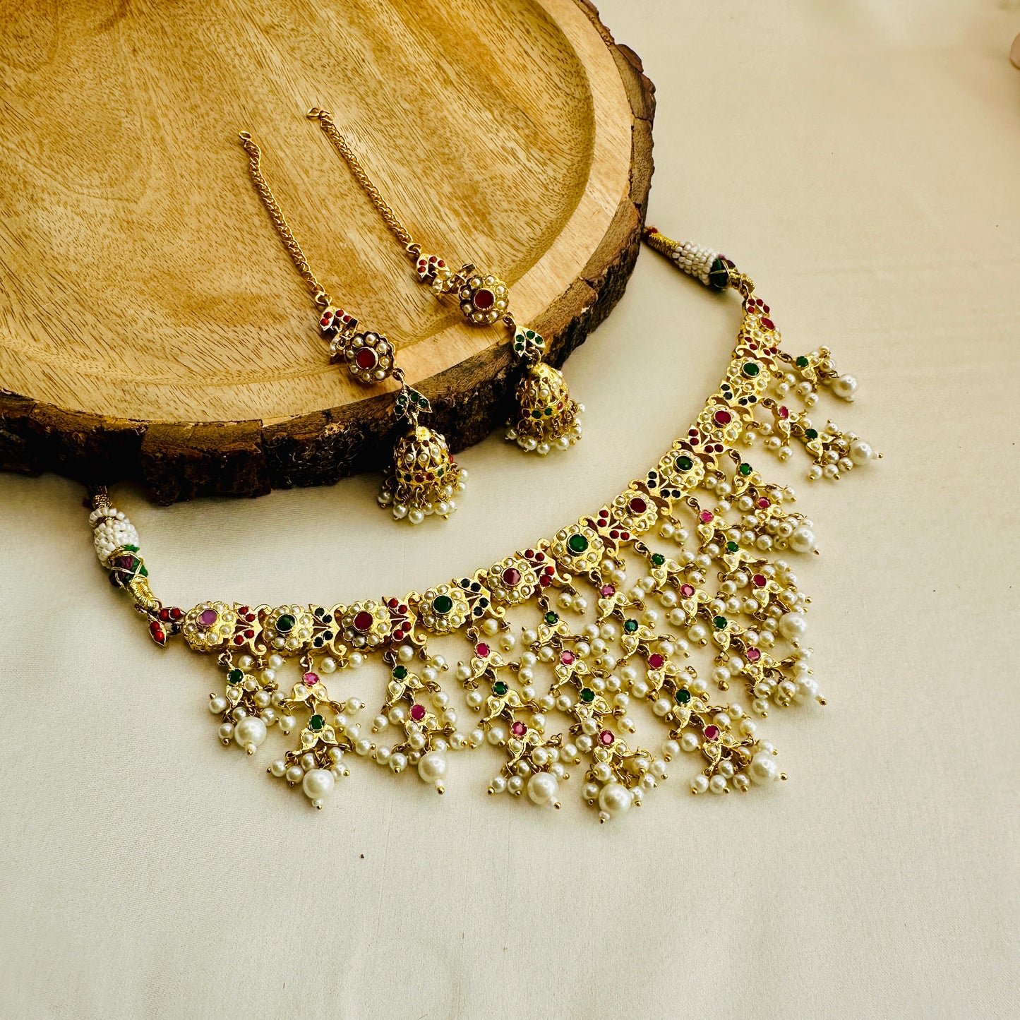 Beautiful Jadau Necklace Set