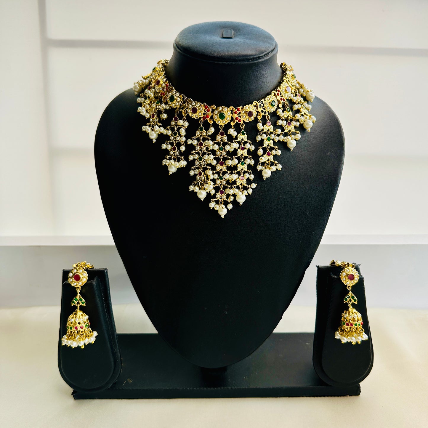 Beautiful Jadau Necklace Set