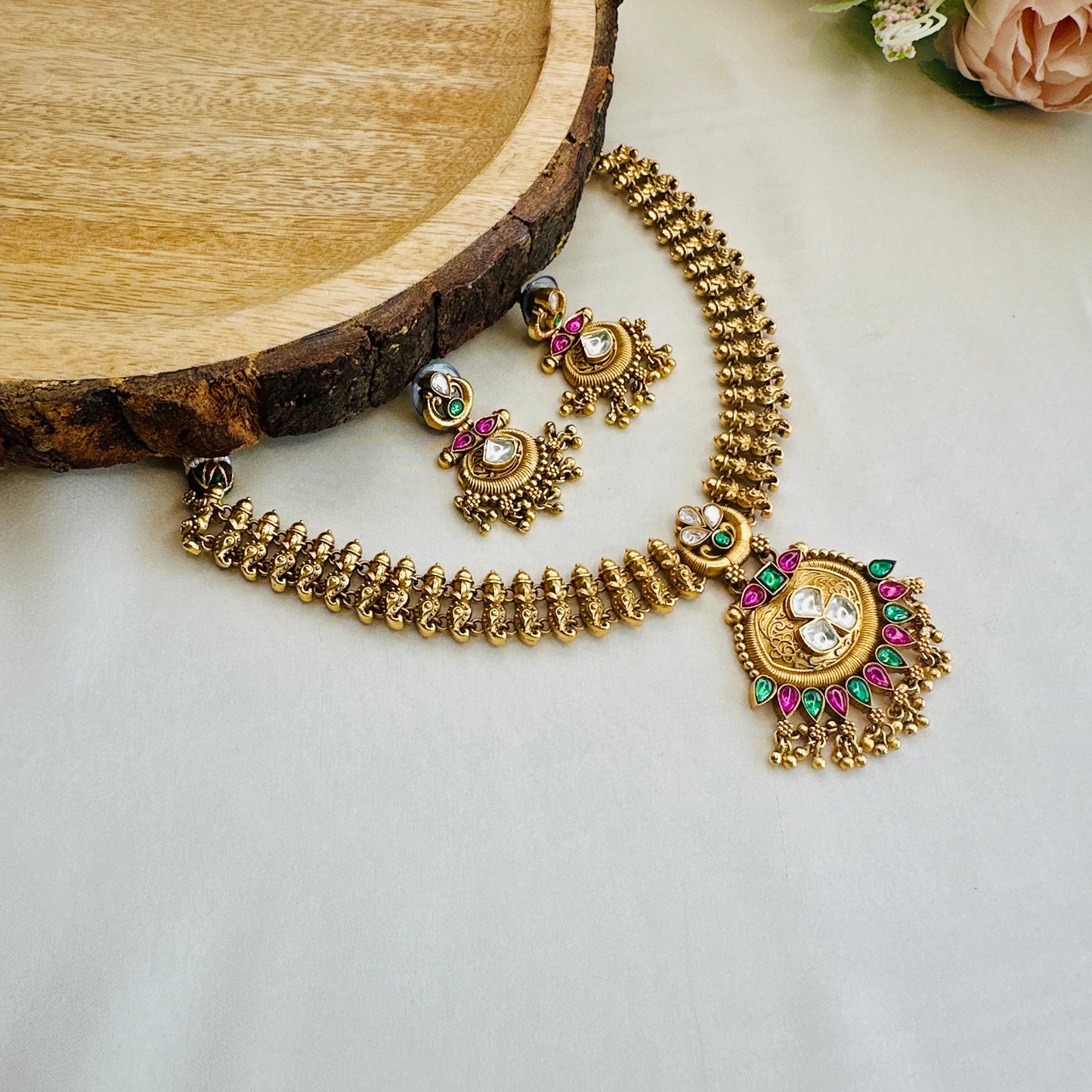 Antique Gold look a like necklace Set