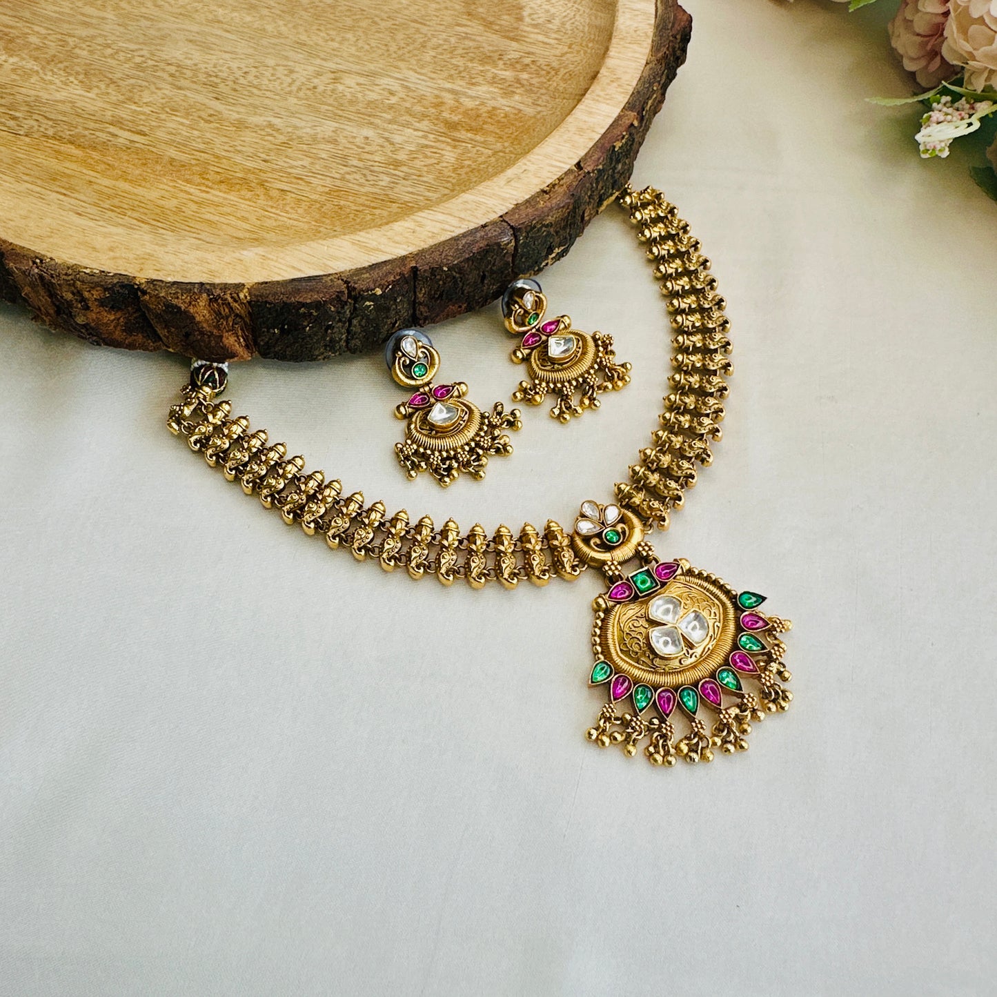 Antique Gold look a like necklace Set