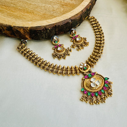 Antique Gold look a like necklace Set