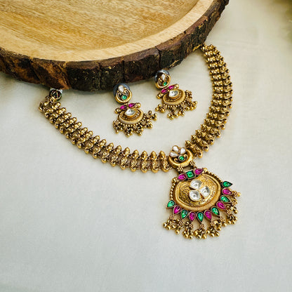 Antique Gold look a like necklace Set