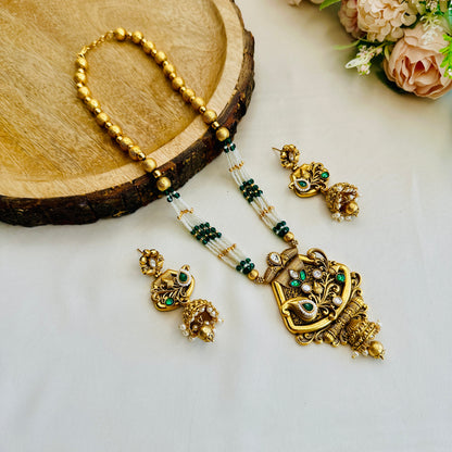 Gold Look alike Green Necklace Set