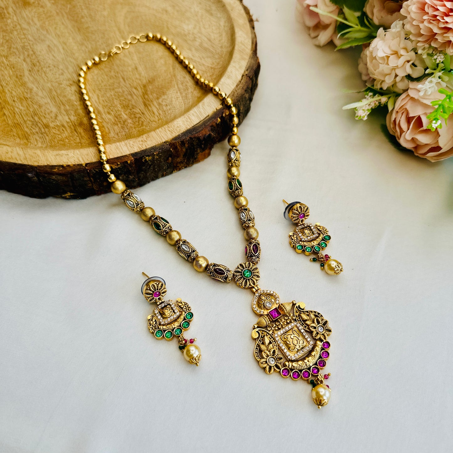 Oval Shaped Beads Mala Pendant Set