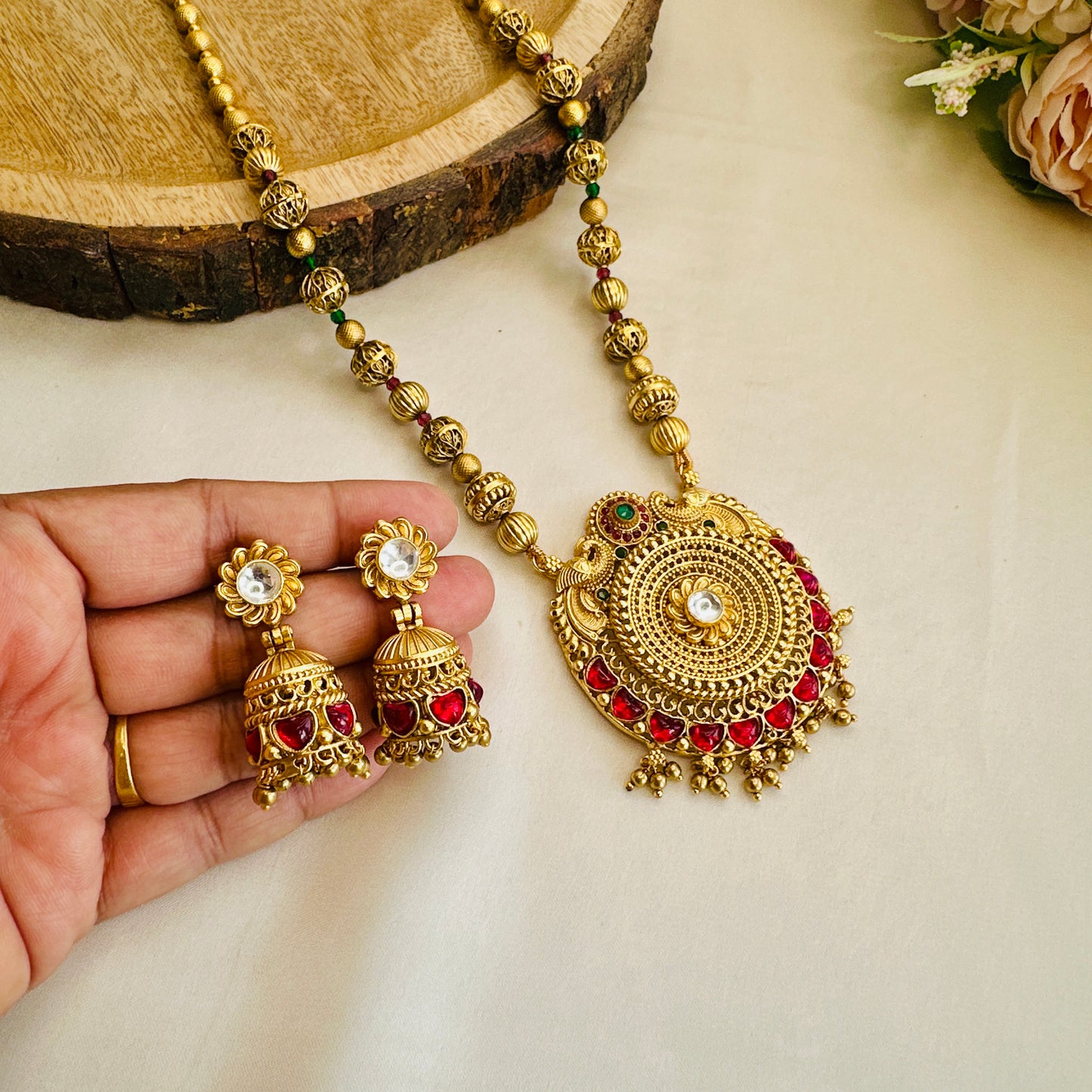 Big circular Pendant Necklace Set