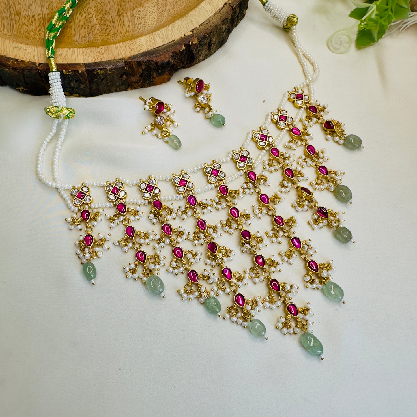 Beautiful Delicate Jadau Necklace Set